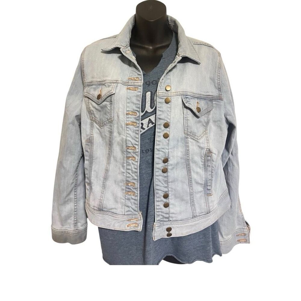 Boston Proper Jean Jacket Size Medium Light Blue Wash